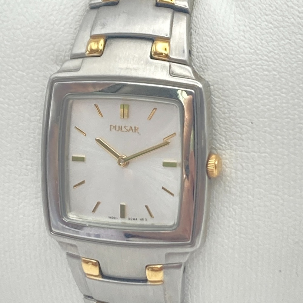 Pulsar Women's Watch Gold Silver Tone Square 1N00-0BX0 New Battery SMALL 5.75"